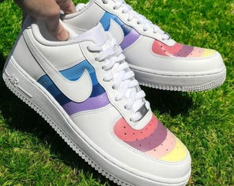 パステルレインボーカスタムエアフォース1シューズ、パーソナライズされた手描きパステルレインボーAF1スニーカー、手描きAF1スニーカー、送料無料