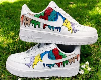 レインボードリップカスタムエアフォース1シューズ、カスタムハンドペイントレインボードリップAF1、レインボードリップAF1スニーカー、ハンドペイントAF1シューズ、送料無料