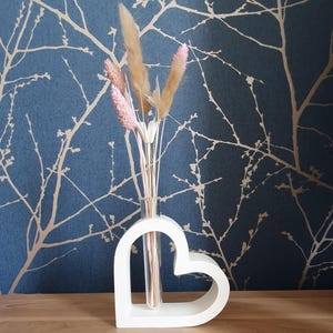 Jesmonite single-flower heart
