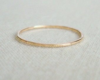 Bague fine en or MASSIF | Bague en or délicat en or blanc ou jaune ou rose ou vert 14 carats | Bague en or martelé simple | Petite bague en or rose