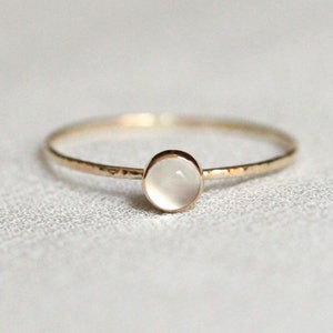 White Moonstone Stacking Ring - SOLID 14k Gold - Natural Moonstone - Bezel Setting and Hammered Band - Cat Eye - Simple Dainty - Delicate