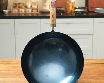 Hand-Hammered Iron Wok – ZhenSanHuan, Wood Handle