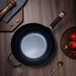 ZhenSanHuan Hand-hammered High-quality Chinese Wok - Iron Handle - Flat bottom Induction Suitable