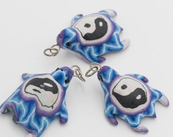 Ying Yang Turtle Pendants, Fimo Necklace, Hemp Jewelry Focal Pendants  -  3 pieces -C1258