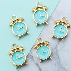 Ciondoli per orologio smaltati, ciondolo sveglia, colore oro acqua - C1201