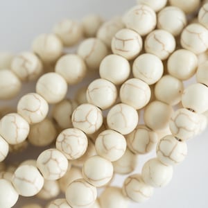 White Howlite Beads 8mm - round shape - 48 piece strand -B2045