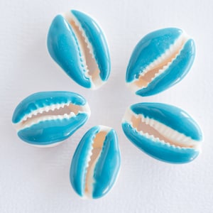 Blue painted Cowrie Shell Beads, natural enamel coated shell, 5 pieces - B2746a