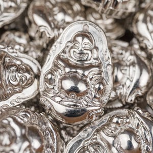 Colgantes de Buda – Color plata / Material acrílico / 10 piezas - B67 imagen 5