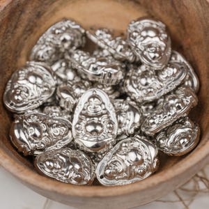 Colgantes de Buda – Color plata / Material acrílico / 10 piezas - B67 imagen 2