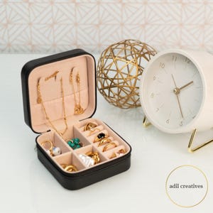 Portagioielli personalizzato, custodia da viaggio personalizzata, regalo per damigella d'onore, elegante contenitore per gioielli, organizer per gioielli con nome inciso, regalo per lei