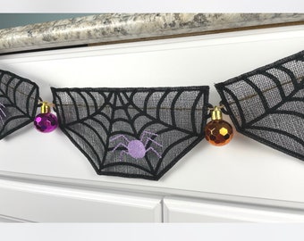 FSL Spider Web Garland, Halloween Banner, ITH Embroidery Design (PES)