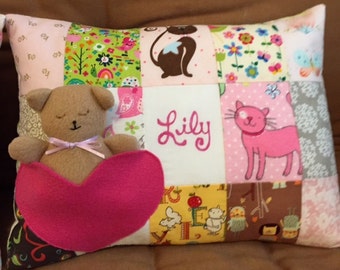 Pillow Pattern - Patchwork with Teddy Bear Pocket