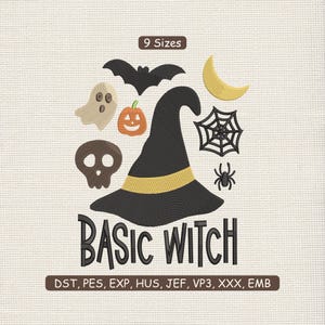 Può includere: Un design a tema Halloween con cappello da strega, pipistrello, fantasma, zucca, teschio, ragno e luna crescente. Il testo "BASIC WITCH" è visualizzato sotto le illustrazioni. Disponibile in 9 misure.