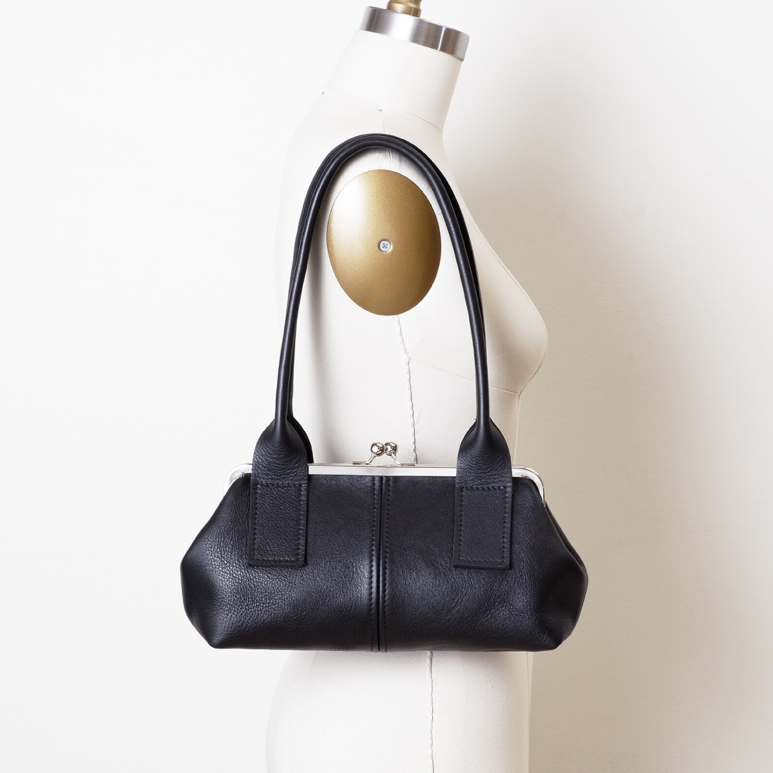 Small Kiss Lock Closure Leather Handbag Retro Style Kiss Lock Etsy