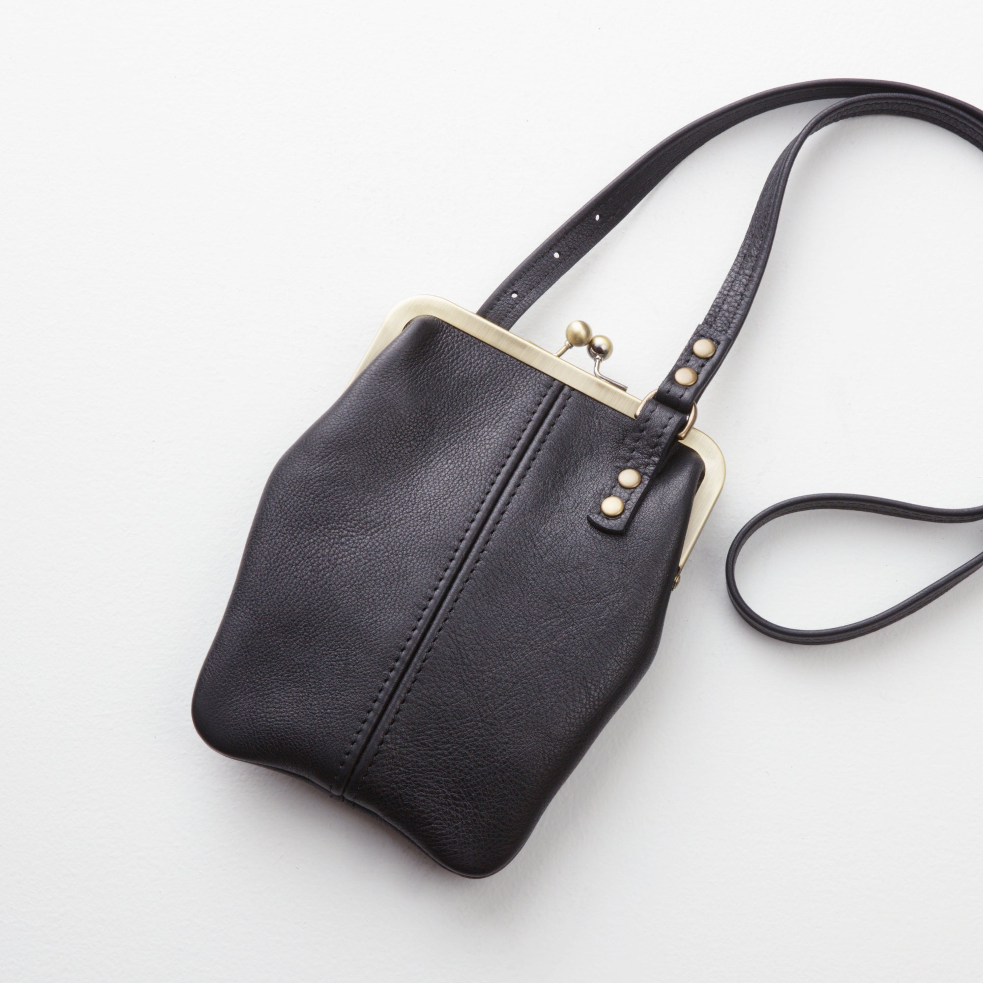 Small Leather Kiss Lock Shoulder Bag With Crossbody Strap 