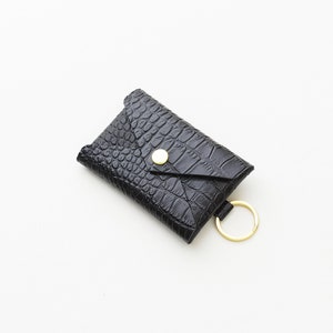 Llavero de cuero en relieve de cocodrilo Cartera de tarjeta de crédito, Titular de tarjeta de visita, Presentador de tarjeta de regalo, Regalo para ella, Regalo de fiesta de dama de honor