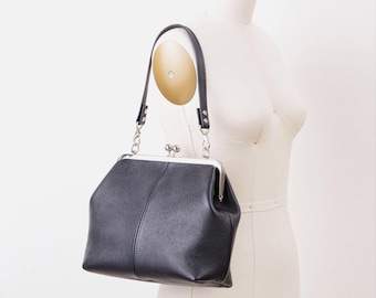Black Leather Kiss Lock Frame Handbag, Pebble Grain Cowhide Color Options, Retro Look Bag, Shoulder Strap Choice, Vintage Style Purse