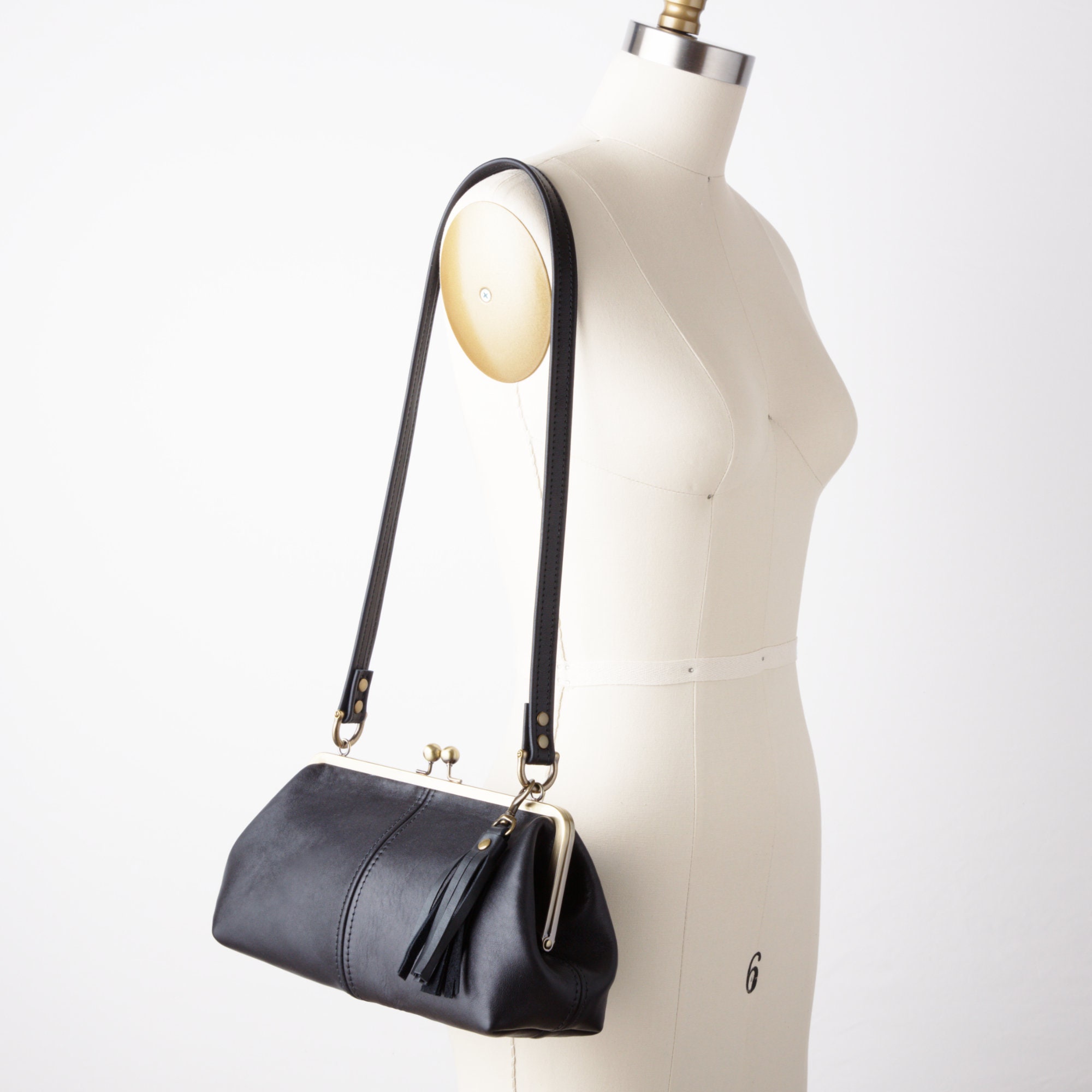 Small Leather Kiss Lock Shoulder Bag With Crossbody Strap 