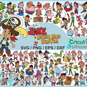 Può includere: Una collezione di illustrazioni di cartoni animati con i personaggi di "Jake e i Pirati dell'Isola che non c'è" della Disney. Le immagini includono Jake, Izzy, Cubby e altri pirati, insieme al logo dello show e al testo: SVG, PNG, EPS, DXF.