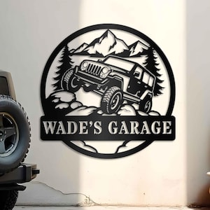 Decorazione in metallo Jeep fuoristrada personalizzata - Decorazione da parete per la casa avventurosa - Regali invernali per il figlio - Decorazione per auto - Regalo di Natale per garage Jeep - Cartello di Natale per garage