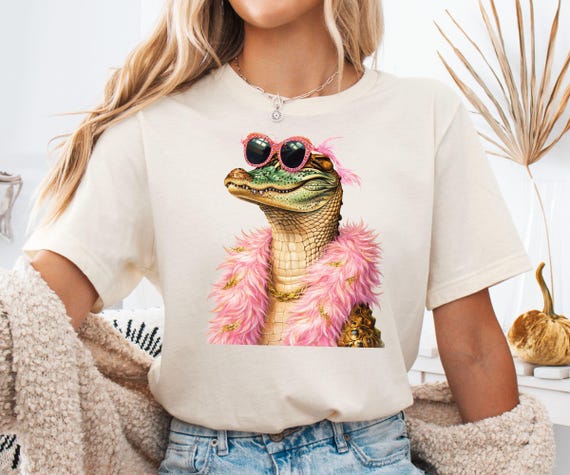 Boujee Alligator Shirt, Funny Glam Gator Tee, Coquette Alligator Shirt, Pink Feather Gator Graphic Tee, Trendy Aesthetic Animal Sweatshirt