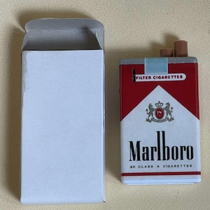 Accendino in plastica vintage Marlboro Cigarettes Made in Korea anni '80