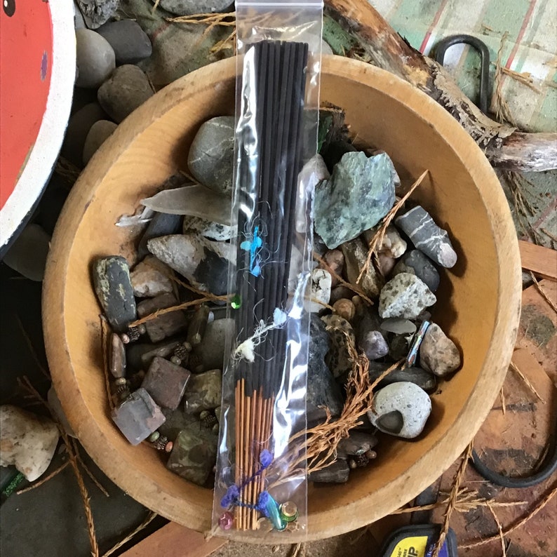 Lemurian Nights Incense an alluring scent with 20 sticks and free samples image 4