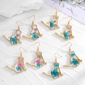 Colorful Flower Pendant Earring with Cat/Handmade Resin Earring with Pressed Dried Flower/Flower Cat Earrings/Animal Earrings/Gift For Her