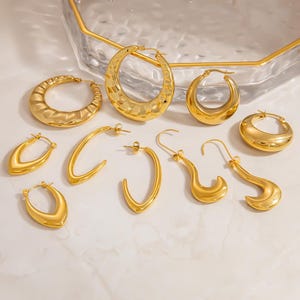 Geometric Mixed Metal Huggie Earrings/Minimalist C-Shaped 18K Gold Hoops – Everyday Elegant Earring/Gift For Her/Gold Dangle Studs for Women