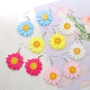 Pendientes de girasol/Pendientes colgantes/Pendientes de verano/Pendientes florales/Joyería hecha a mano/Regalo para amantes de los girasoles/Regalo de San Valentín/Regalo para ella