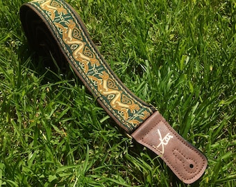 Der keltische Beast Gurt in Grün - Vtar Handmade Vegan Gitarre Gurte