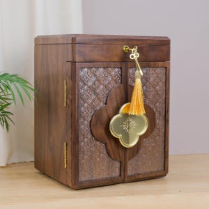 Schmuckkästchen/Schmuckkästchen/Schmuckkästchen/Schmuckschatulle/große Schmuckschatulle aus Walnuss mit Spiegel/Muttertagsgeschenk/Geschenk für Sie