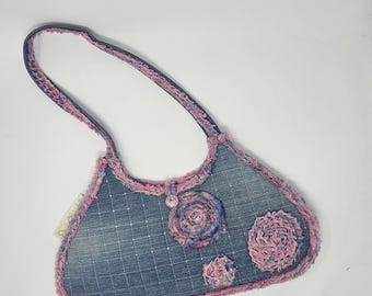 Denimhandväska, axelväska, boho chic, OOAK-väska, texturerad väska, strassutsmyckad, quiltad väska