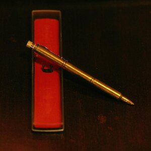 Gepersonaliseerde Bullet Shell-pen | Uniek militair cadeau | Handgemaakte messing schrijfpen | Op maat gegraveerde oorlogsmemorabilia