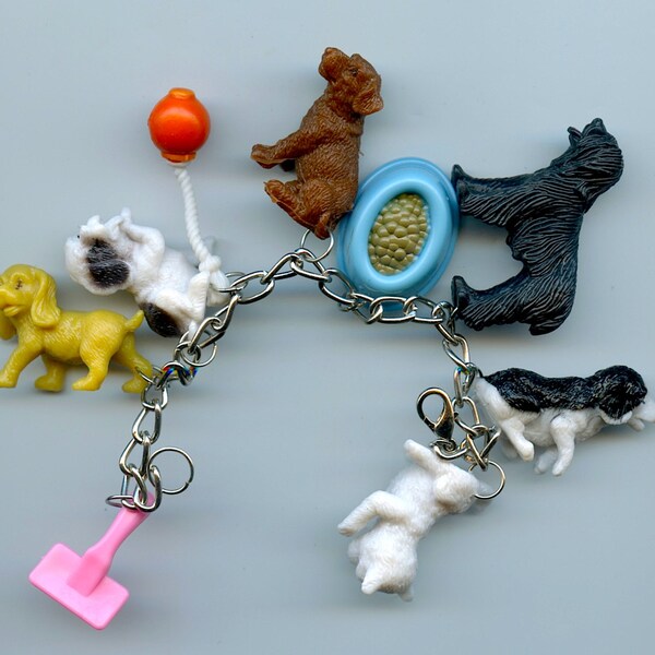 Toy Dog Theme Charm Bracelet #3 Articles recyclés faits à la main et Jouet et bols