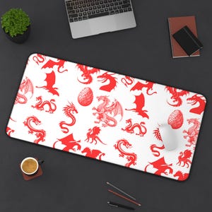Fantasy Dragon Schreibtischmatte, Dungeon Gamer Schreibtischzubehör, Bürodekoration, einzigartiges Geschenk Drachen unter dem Motto, Drachendesign, mutiges Design