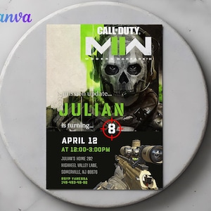 以下が含まれることがあります： ジュリアンという8歳の男の子のための、コールオブデューティ：モダンウォーフェアIIをテーマにした誕生日招待状。招待状は緑と黒のカラーリングで、頭蓋骨のマスクをつけた兵士がライフルを持っている。招待状のテキストは「ミッションアップデート...ジュリアンは8歳になります...4月12日午後12時～午後3時。ジュリアンの家202ハイヒールバレーレーンソマーズビル、ニュージャージー州88876ヴァネッサ宛てRSVP 148-453-45-92」と記載されています。