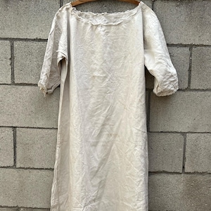Vintage 1930s French Linen Nightgown with Lace & Monogram