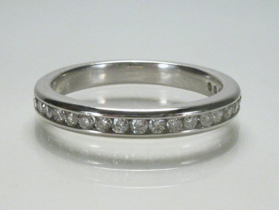 Vintage Diamond Wedding Ring/Anniversary Ring Fea… - image 1