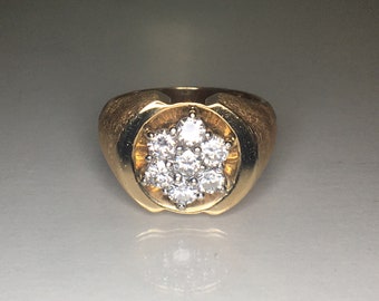 Vintage Gents Diamond Ring - 1.06 Carats Diamond Total Weight As New! - Appraised at USD 4355.00 by GIA Graduate Gemologist