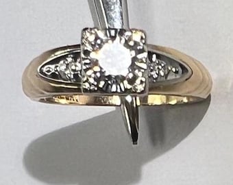 Vintage Diamond Engagement Ring 0.32 Carats in 14K Yellow Gold
