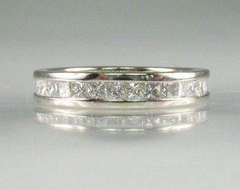 Anillo de eternidad con diamantes de talla princesa, talla 4,5-1,16 quilates. Tasación de graduados del GIA: USD 3200,00.