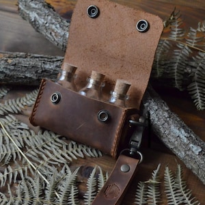 Bushcraft Spices Kit, Bushcraft Genuine Leather Spice Kit, Three Glass Kars & Leather Cover, Gift For Camper, Travel Spice Kit, Spices Bag