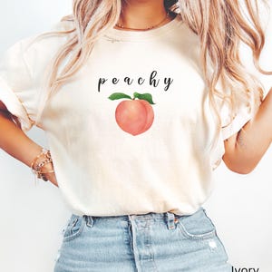 Peach T-Shirt, Vintage Graphic Fruit Shirt, Aesthetic Fruit Shirt, Boho Shirt, Fruit Tee, Peach Shirt, Peach Graphic T-Shirt, Gift For Women