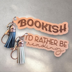 Set van 2 schoolse houten sleutelhangers, Romanyasy Reader, Book Lover, Book Lover-sleutelhanger, Book Lover-cadeau