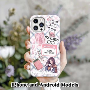 Encarte para celular "Plaid Book Lover": papel cartão com glitter, laminado holográfico