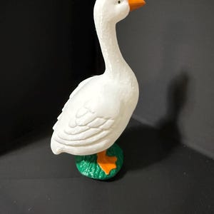 7” Joann Mini Desk Goose