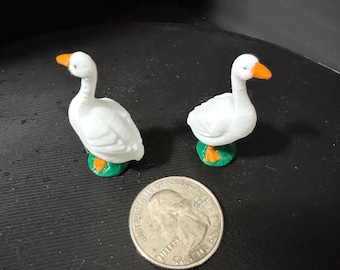 1.5” Joann Micro Desk Goose