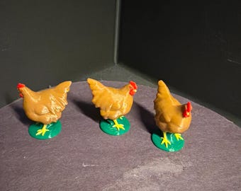 1.5” Brown Micro Desk Chicken