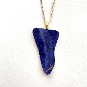 BROKEN CHINA JEWELRY - china shard pendant necklace with chain - antique china shard pendant - flow blue china - Dishfunctional Designs
